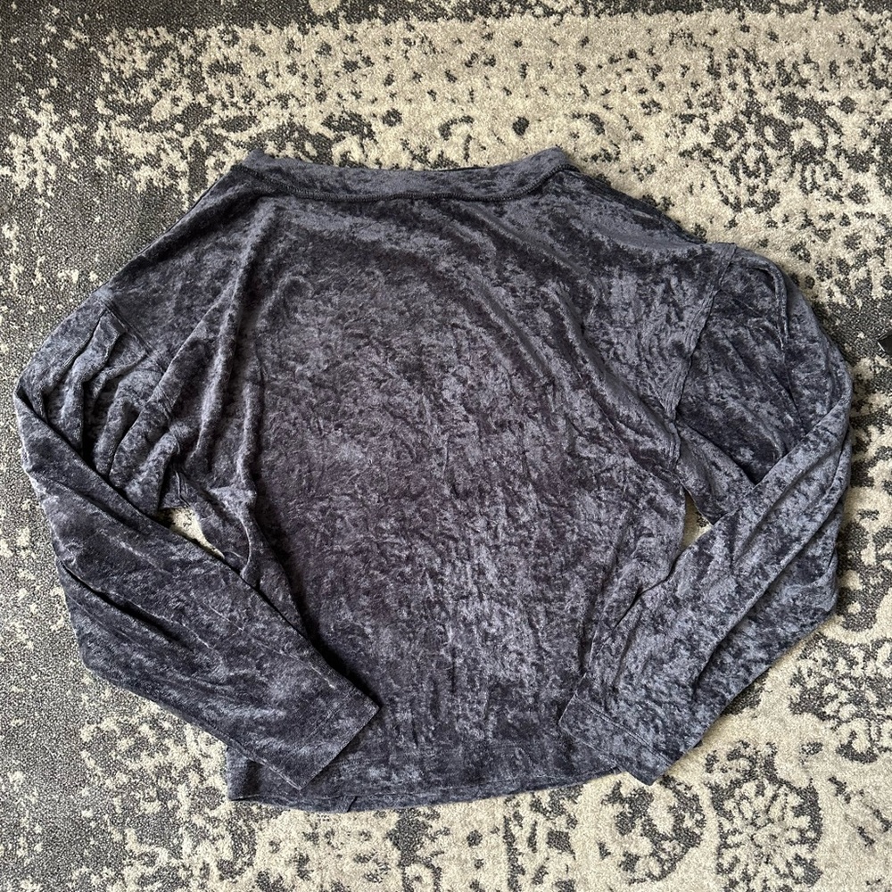 Free people puff sleeve velvet long sleeve XS